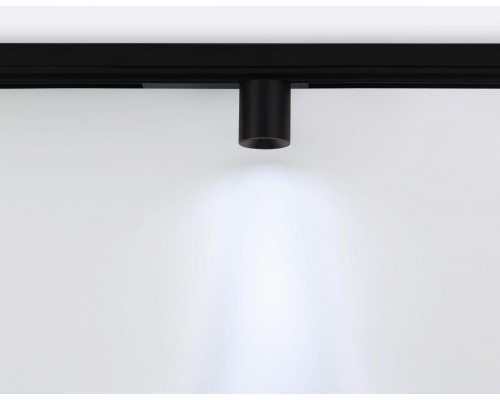 Трековый светодиодный светильник Ambrella Light Track System Magnetic 220V GL1242 Трековый светодиодный светильник Ambrella Light Track System Magnetic 220V GL1242