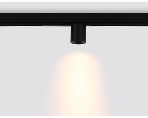 Трековый светодиодный светильник Ambrella Light Track System Magnetic 220V GL1242 Трековый светодиодный светильник Ambrella Light Track System Magnetic 220V GL1242