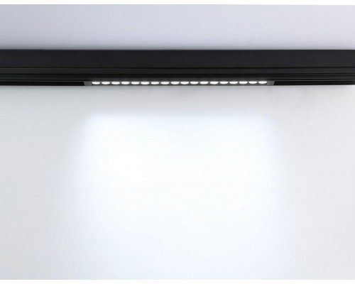 Трековый светодиодный светильник Ambrella Light Track System Magnetic 220V GL1312 Трековый светодиодный светильник Ambrella Light Track System Magnetic 220V GL1312