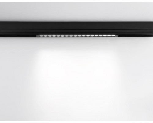 Трековый светодиодный светильник Ambrella Light Track System Magnetic 220V GL1312 Трековый светодиодный светильник Ambrella Light Track System Magnetic 220V GL1312