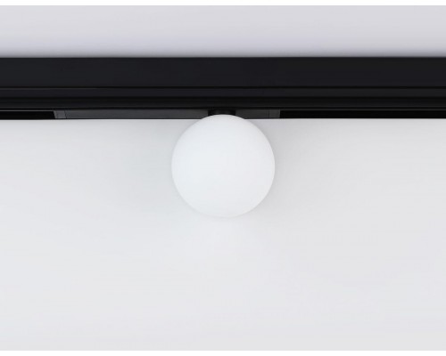 Трековый светодиодный светильник Ambrella Light Track System Magnetic 220V GL1371 Трековый светодиодный светильник Ambrella Light Track System Magnetic 220V GL1371
