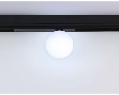 Трековый светодиодный светильник Ambrella Light Track System Magnetic 220V GL1371 Трековый светодиодный светильник Ambrella Light Track System Magnetic 220V GL1371